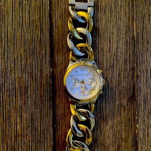 Michael Kors Runway Twist chain watch